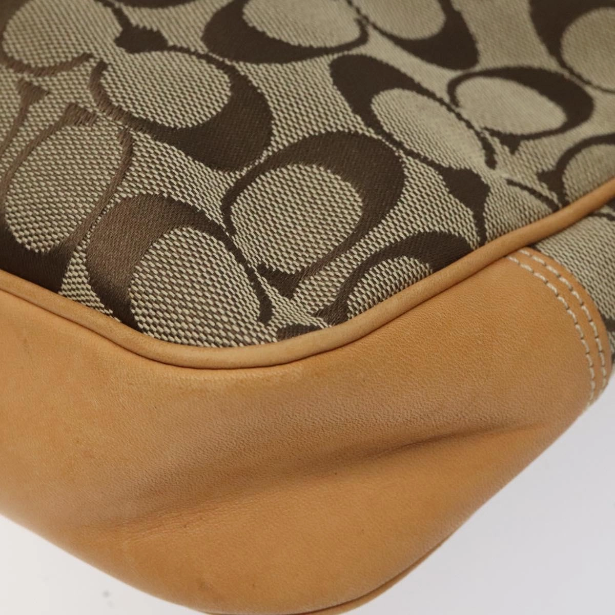 Coach Signature Canvas Shoulder Bag (Pre-Owned)