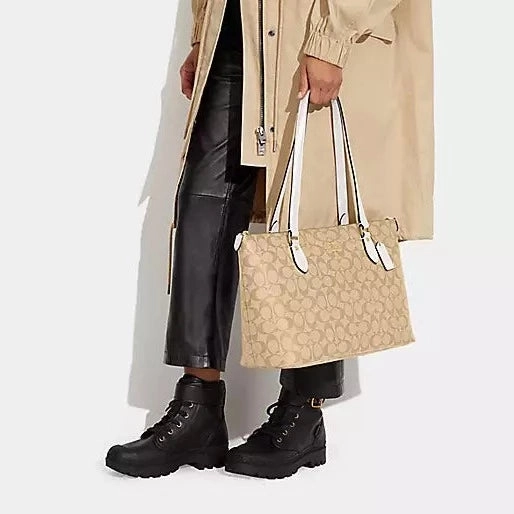 Gallery Tote In Signature Canvas
