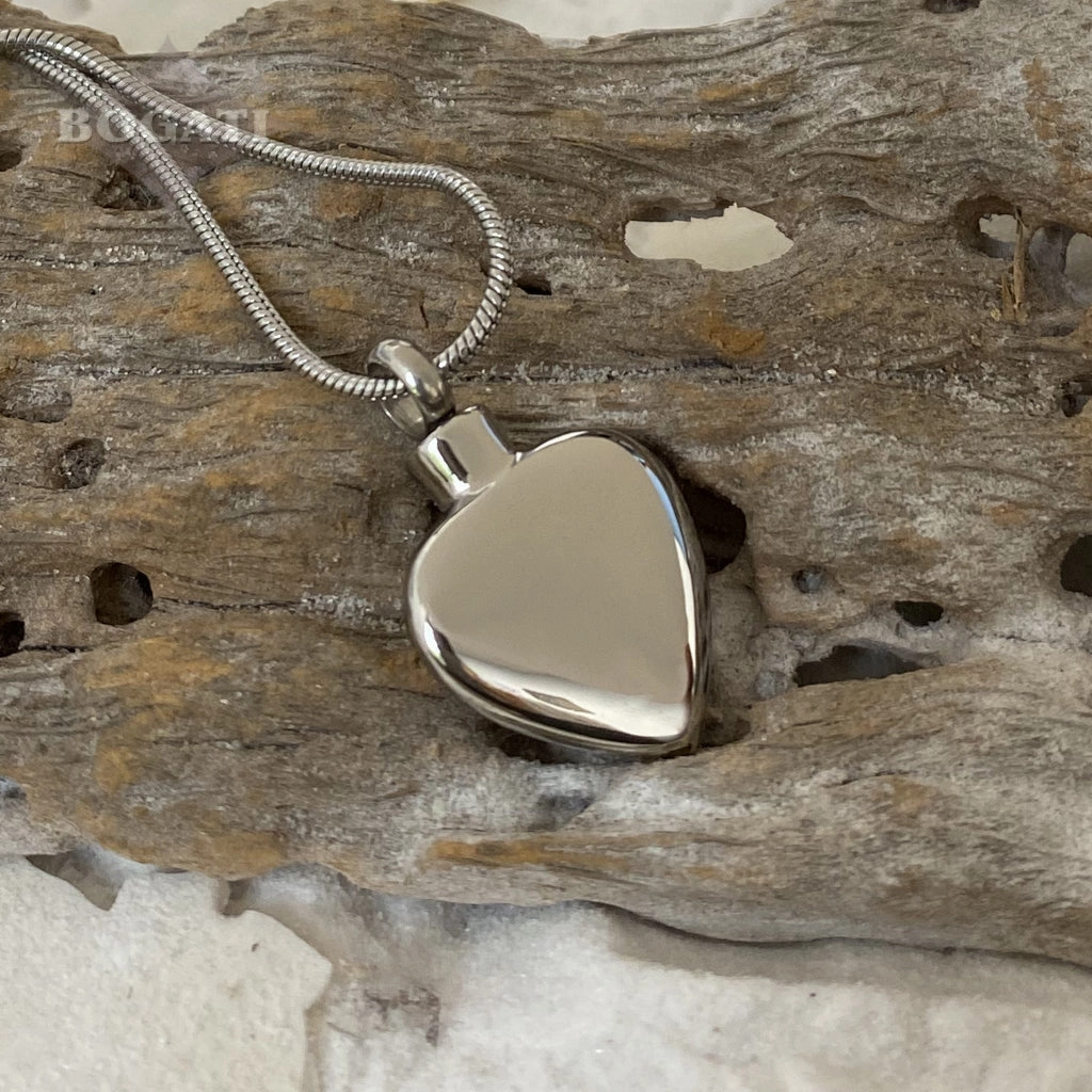 J-035 - Simple Heart - Pendant with Chain