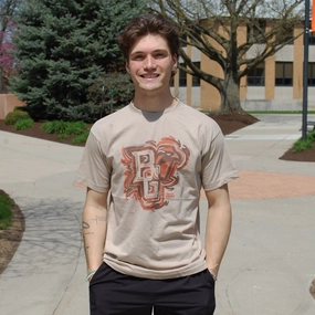 MV Peekaboo Justin Patten Tee