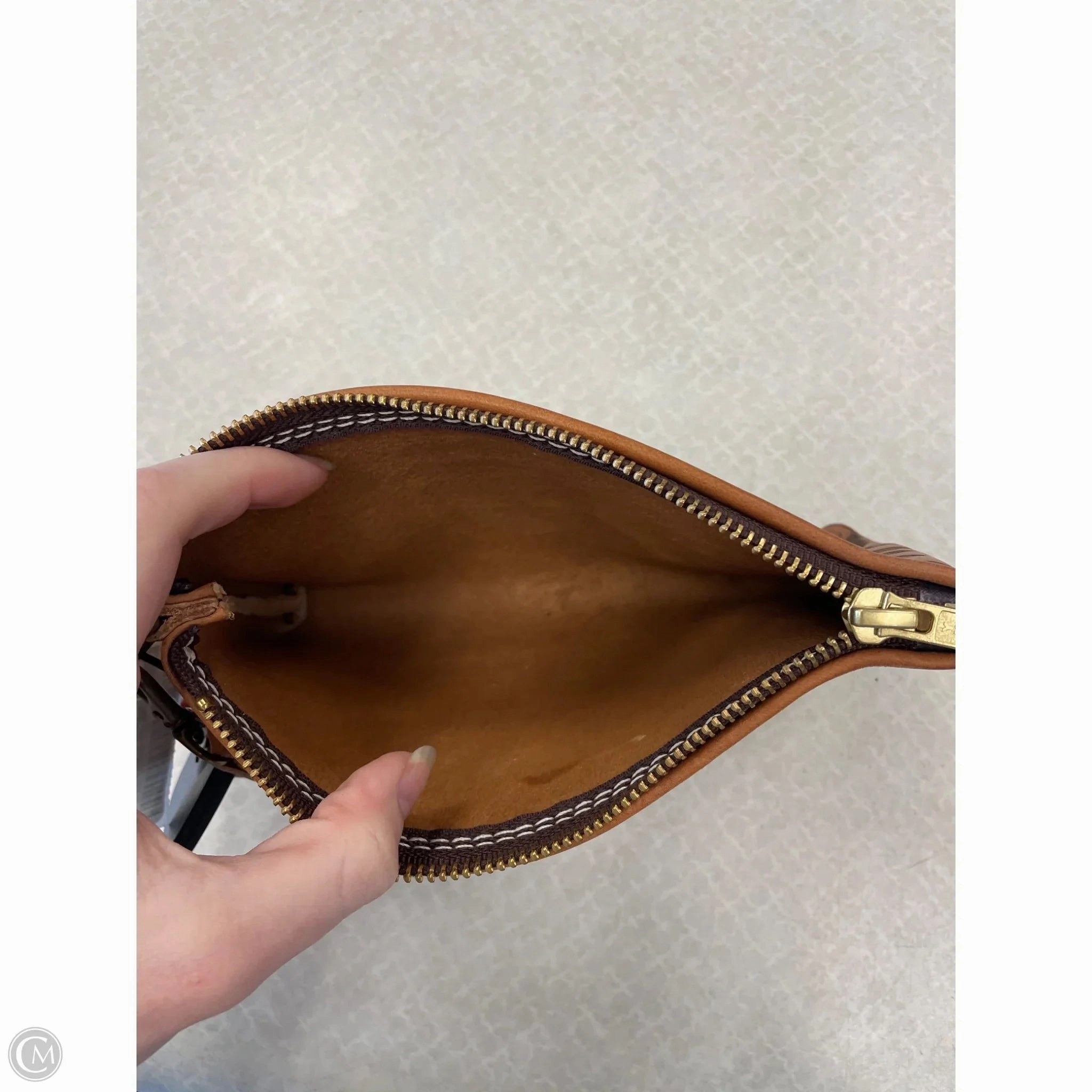 Wristlet By Clothes Mentor, Size: Medium